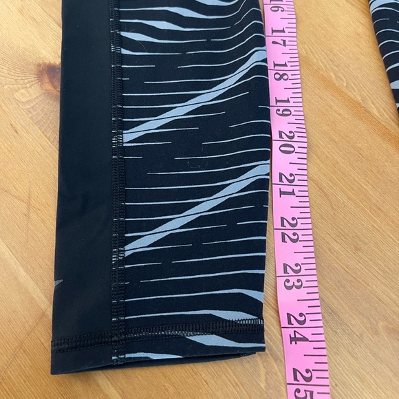 Athleta Black & Grey Stripes Leggings Size S - Picture 11 of 14